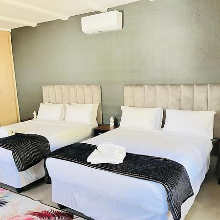 Oak Gardens Bed And Breakfast 뉴캐슬 외부 사진