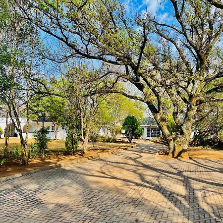 Oak Gardens Bed And Breakfast 뉴캐슬 외부 사진