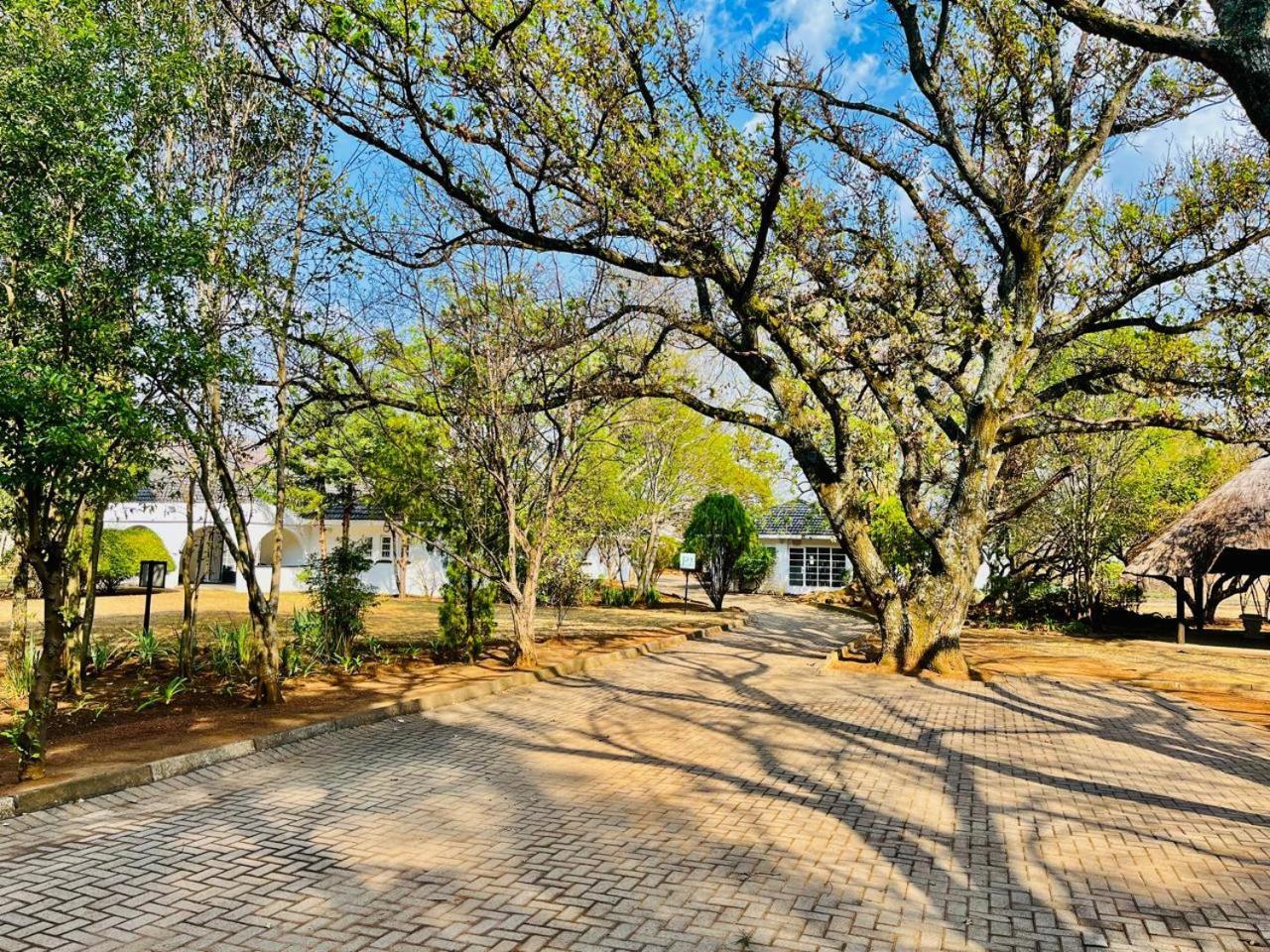 Oak Gardens Bed And Breakfast 뉴캐슬 외부 사진