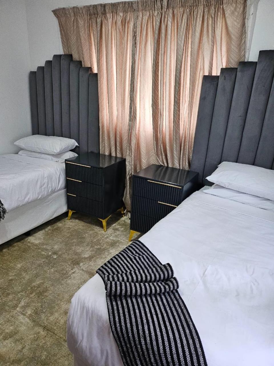 Oak Gardens Bed And Breakfast 뉴캐슬 외부 사진
