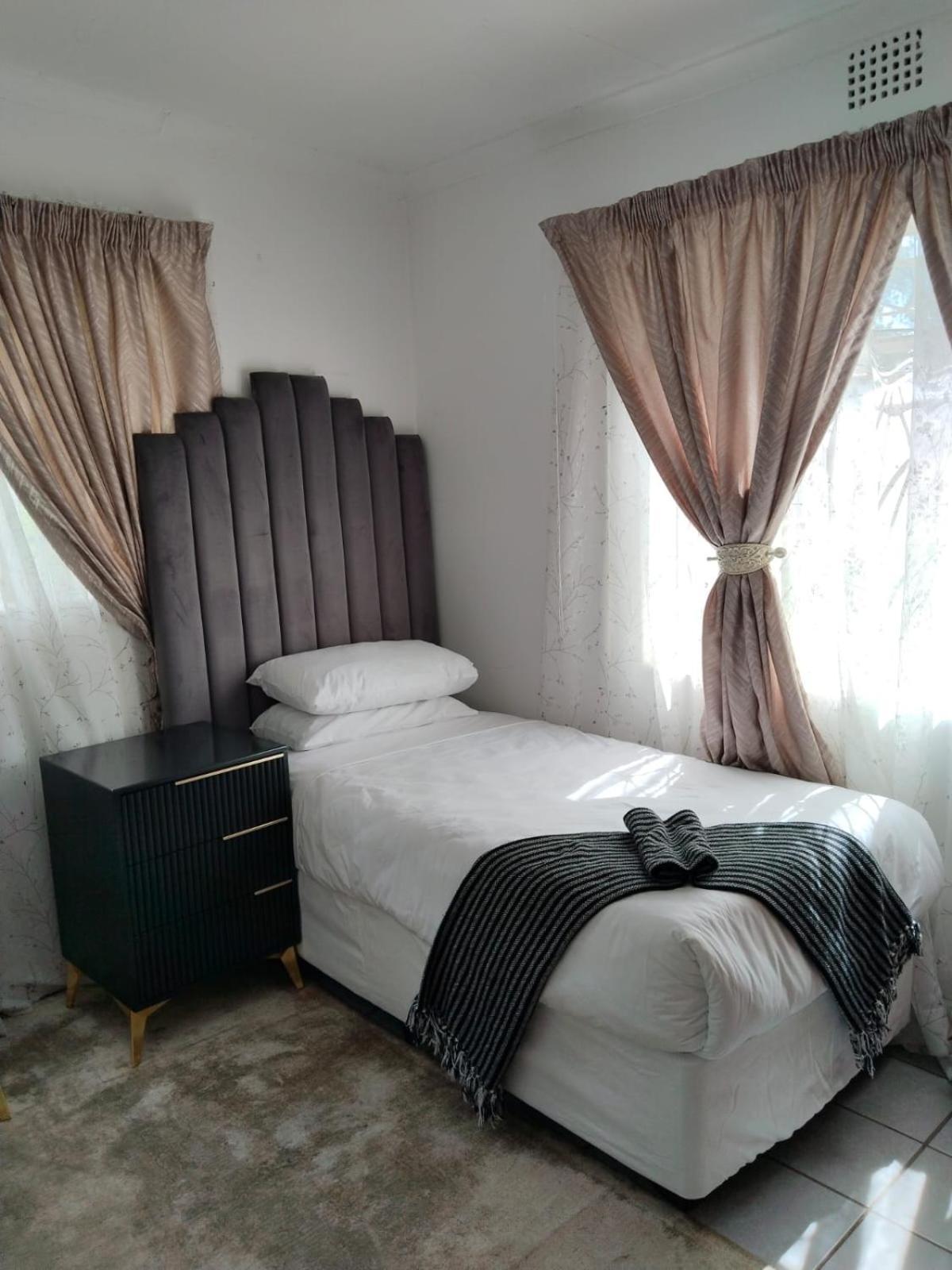 Oak Gardens Bed And Breakfast 뉴캐슬 외부 사진