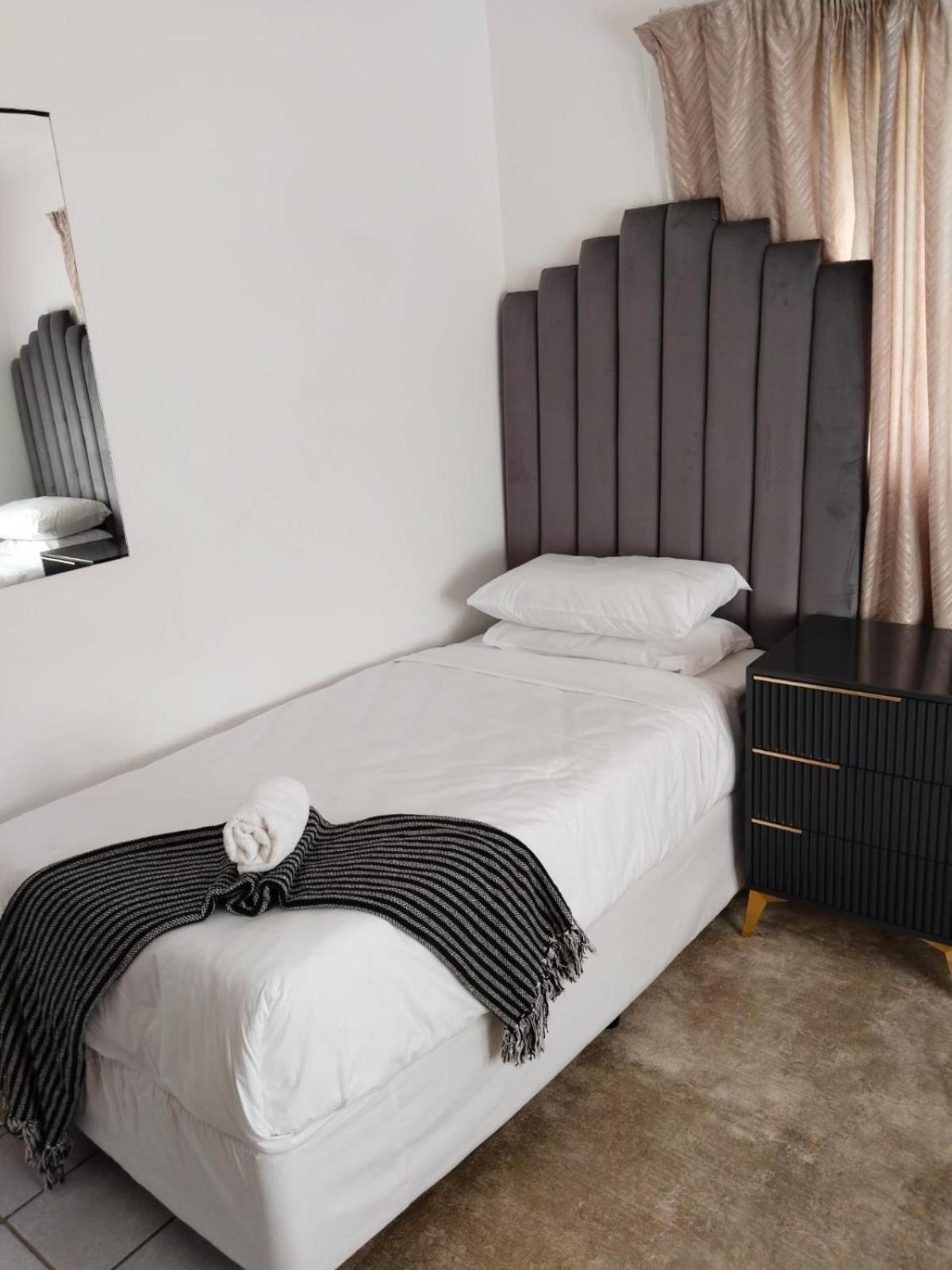 Oak Gardens Bed And Breakfast 뉴캐슬 외부 사진