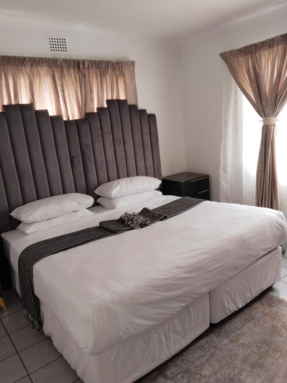 Oak Gardens Bed And Breakfast 뉴캐슬 외부 사진